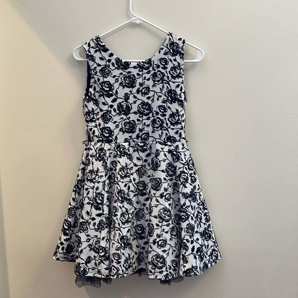 Knitworks Black And White Girls Dress With Silver Accents Size 14